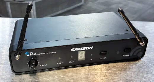 Samson Concert 88x Wireless Headset Microphone System (D: 542 to 566 MHz) 2